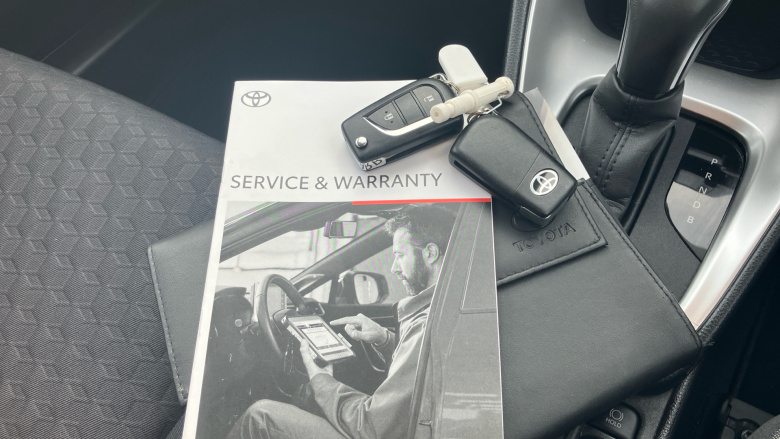 Toyota Yaris 1.5 Hybrid Design 5dr CVT Hybrid Hatchback